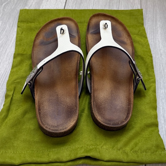 Tory Burch Mellow T-Strap Sandal Color: Blanc/Light Oak Size:10 - Picture 3 of 6